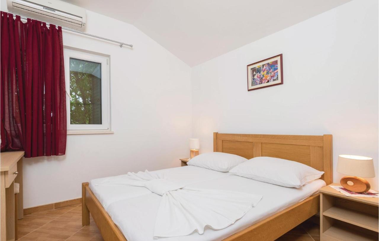 Lovely Apartment In Trpanj With House Sea View Zewnętrze zdjęcie
